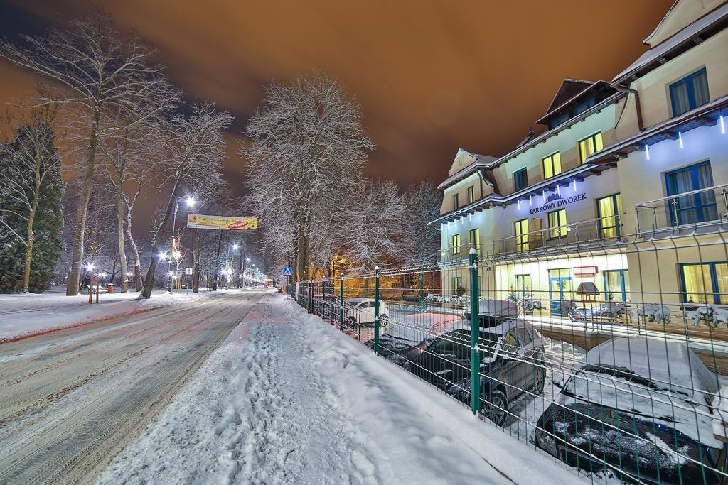 Parkowy Dworek Рабка Экстерьер фото