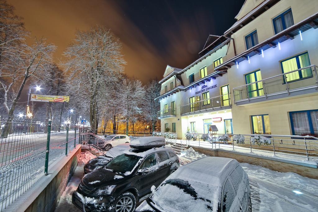 Parkowy Dworek Рабка Экстерьер фото